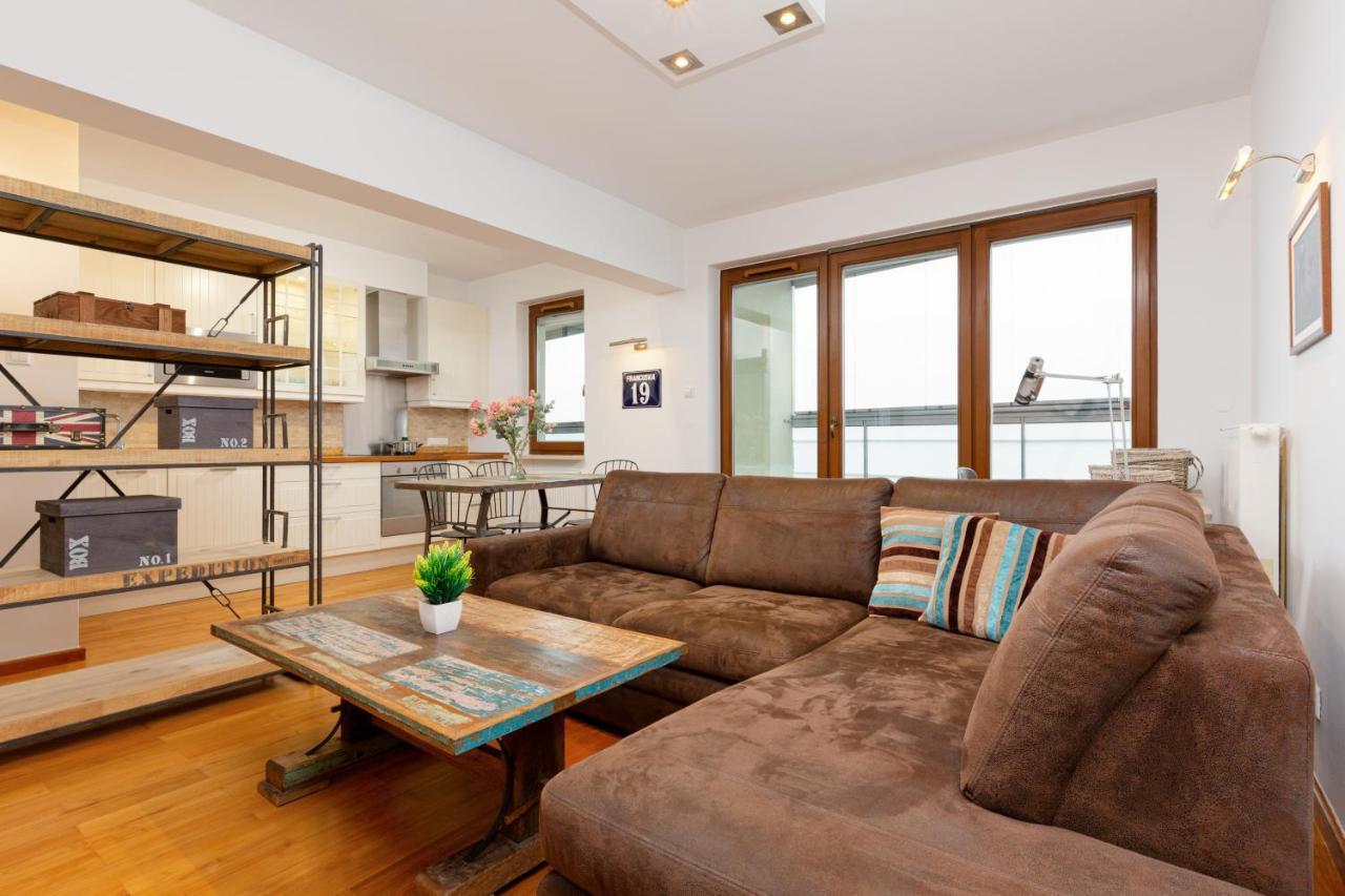 Metro Wierzbno By Renters Apartament