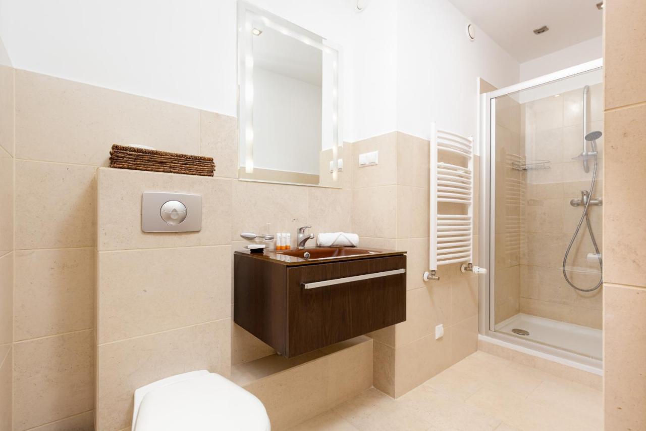 Metro Wierzbno By Renters Apartament