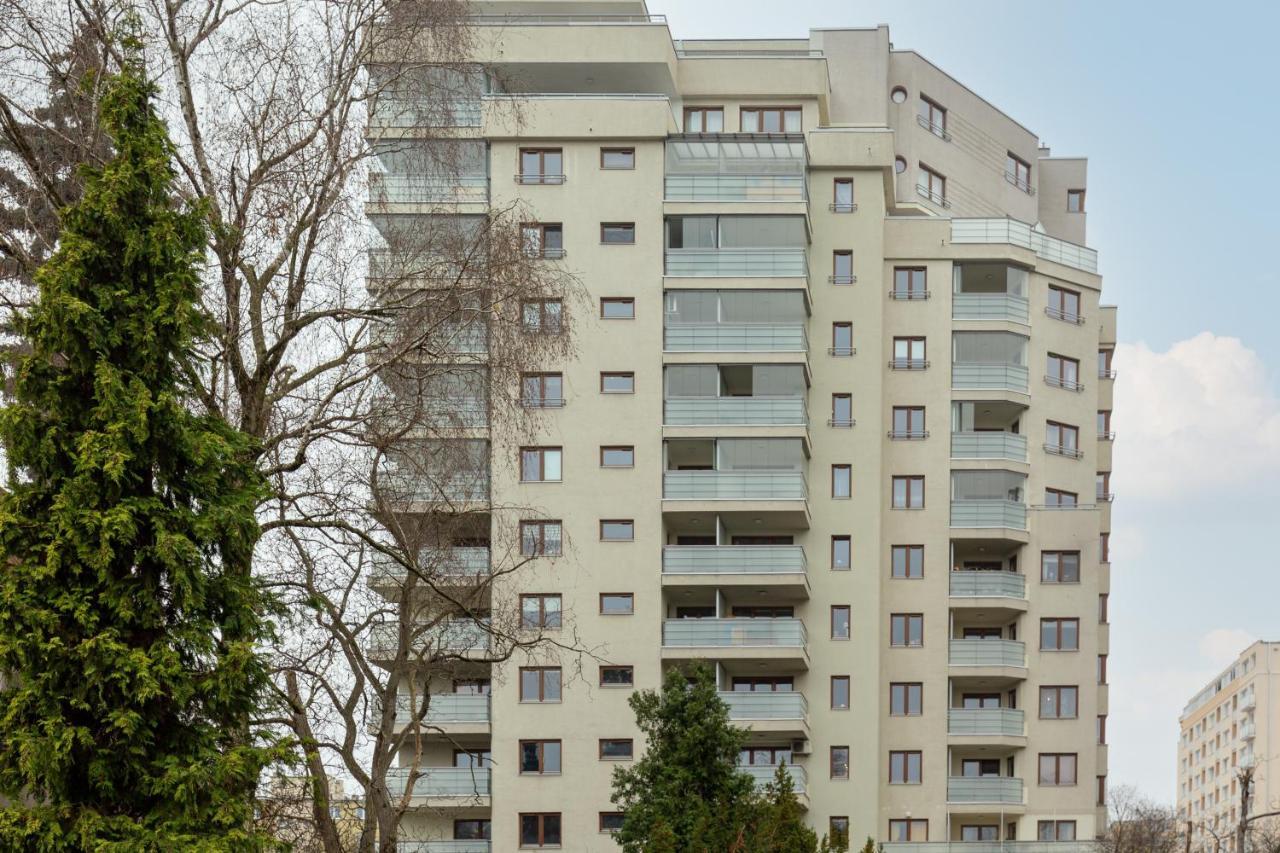 Metro Wierzbno By Renters * Warsaw