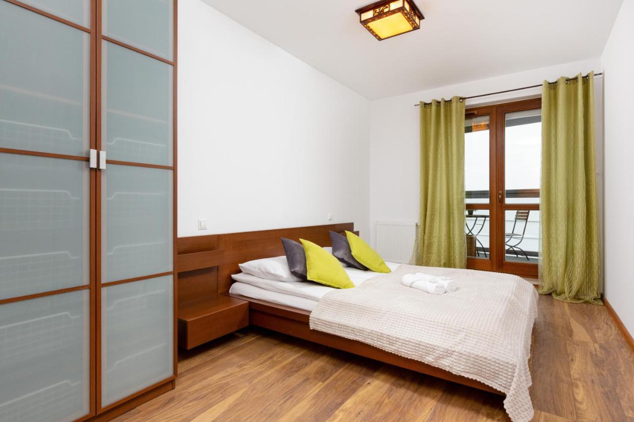 Metro Wierzbno By Renters Apartment